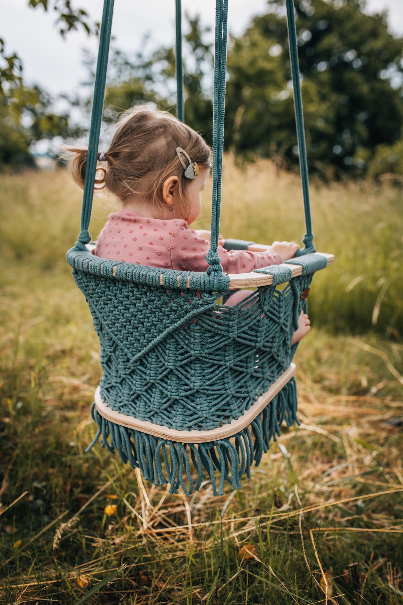 Macramé houpačka, odstín laurel Macramé houpačka